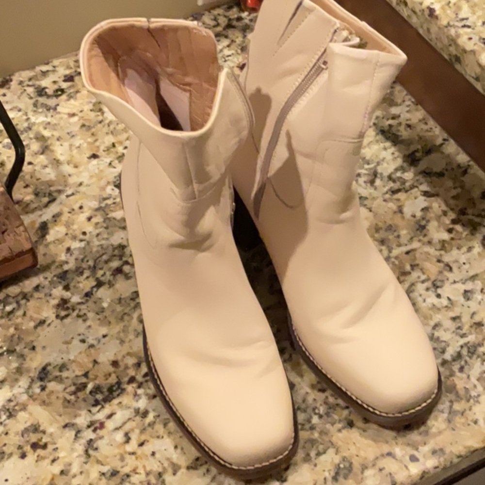 Portland Leather Bone Ankle Boots Sleek Design